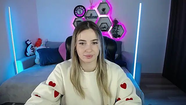 Snapshot of SabrinViolet chatting on October 20, 2025, 8:04 am SabrinViolet online show from October 20, 2025, 8:04 am