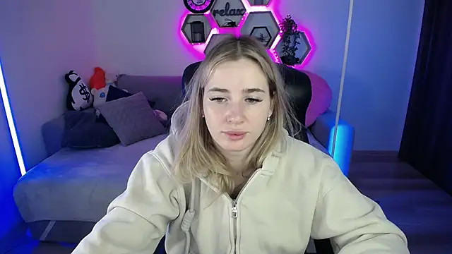 Snapshot of SabrinViolet chatting on November 5, 2025, 9:20 am SabrinViolet online show from November 5, 2025, 9:20 am