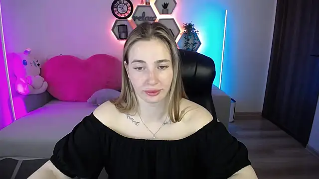 SabrinViolet online show from June 20, 2026, 8:06 am