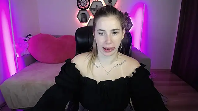 SabrinViolet online show from July 24, 2026, 8:12 am