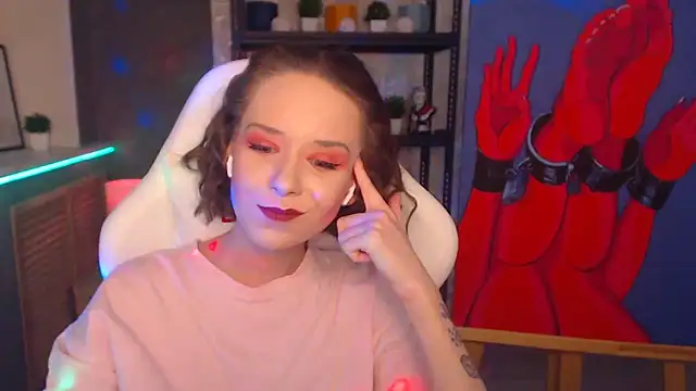 FascinatingEyess online show from December 8, 2024, 9:52 pm