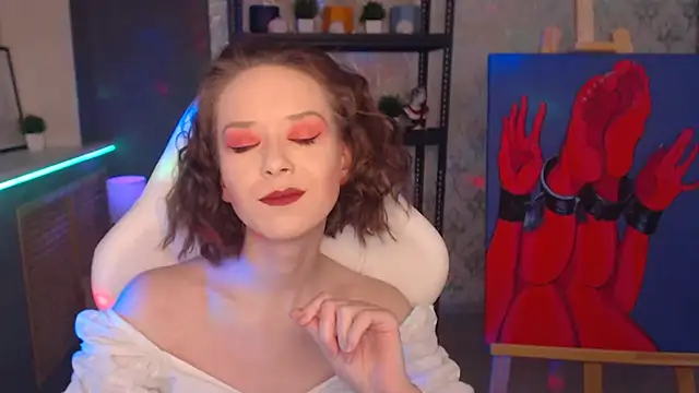 FascinatingEyess online show from January 1, 2025, 9:20 pm