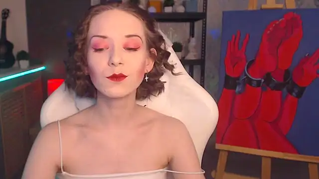 FascinatingEyess online show from October 9, 2025, 6:17 pm