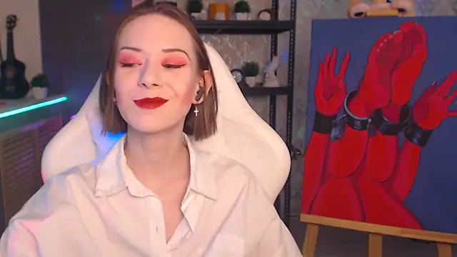 FascinatingEyess online show from December 23, 2025, 6:22 am