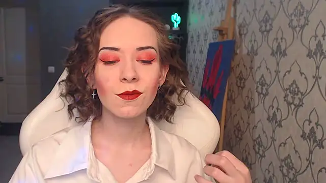 FascinatingEyess online show from June 2, 2026, 7:49 pm