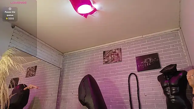 Snapshot of elizatexx chatting on October 2, 2025, 7:10 pm elizatexx online show from October 2, 2025, 7:10 pm