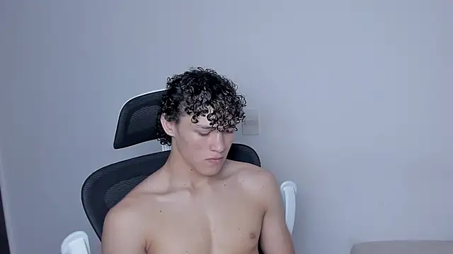 Snapshot of laurent_nova chatting on November 19, 2025, 5:13 pm laurent nova online show from November 19, 2025, 5:13 pm