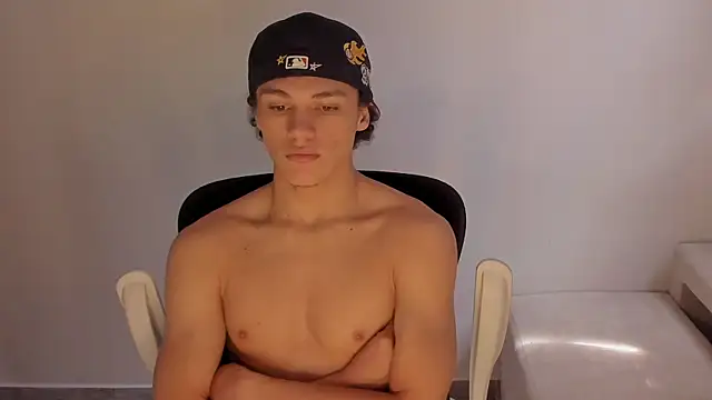 Snapshot of laurent_nova chatting on December 19, 2025, 6:04 pm laurent nova online show from December 19, 2025, 6:04 pm