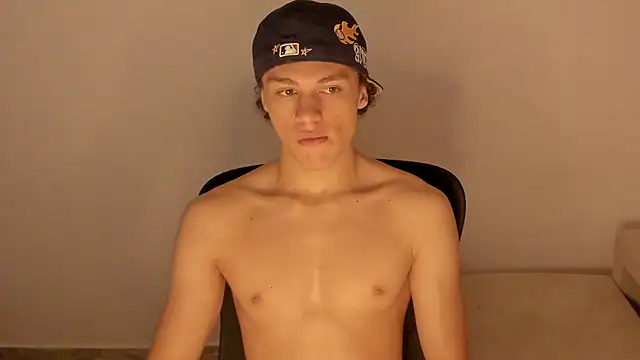 Snapshot of laurent_nova chatting on December 22, 2025, 9:06 am laurent nova online show from December 22, 2025, 9:06 am