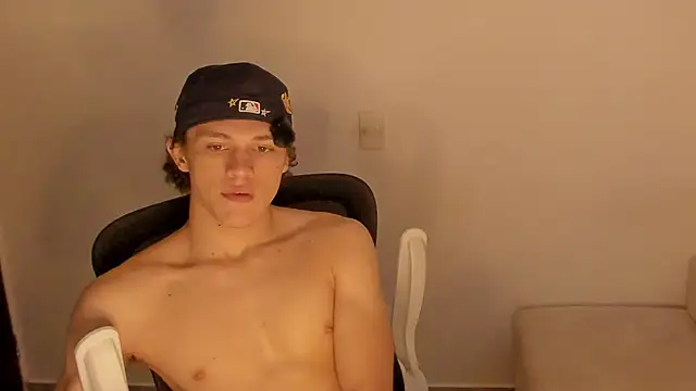 Snapshot of laurent_nova chatting on January 5, 2026, 9:18 pm laurent nova online show from January 5, 2026, 9:18 pm