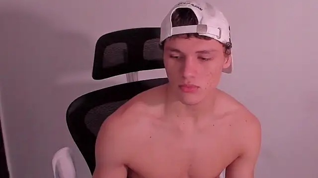 laurent nova online show from April 10, 2026, 7:29 pm