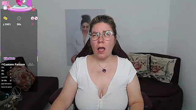 Snapshot of zehra_sanem chatting on November 8, 2025, 10:48 am zehra sanem online show from November 8, 2025, 10:48 am