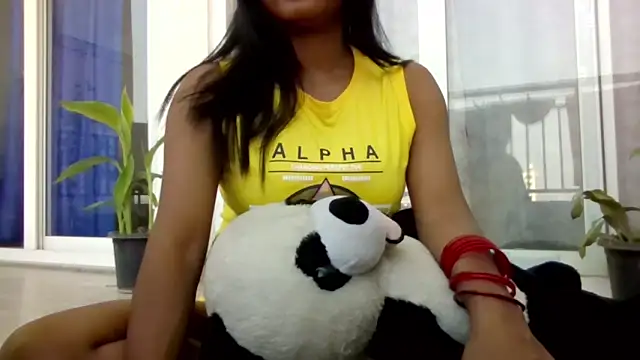 Snapshot of Queenhimanshi chatting on October 17, 2025, 7:44 am Queenhimanshi online show from October 17, 2025, 7:44 am