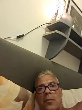 Picolo4111 online show from September 14, 2025, 5:56 pm