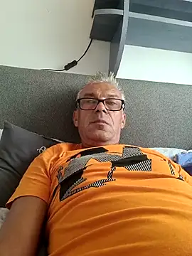 Picolo4111 online show from September 27, 2025, 6:18 am