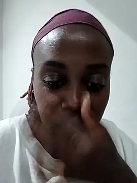 SlutyQueen32 online show from October 10, 2025, 4:39 pm