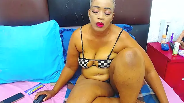 Snapshot of Brookylynbrownxx chatting on December 12, 2024, 12:22 pm Brookylynbrownxx online show from December 12, 2024, 12:22 pm