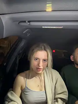 Holly-Glamour online show from March 22, 2026, 11:52 pm