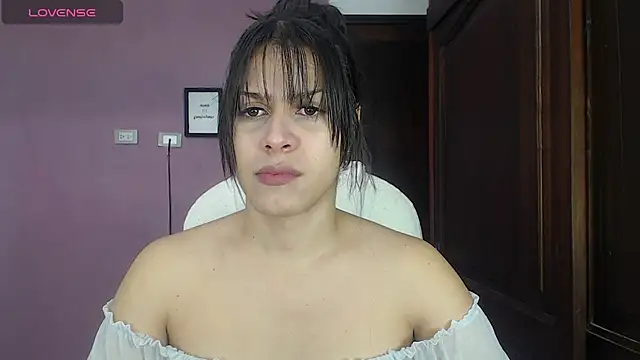Luciana Ortiz1 online show from March 3, 2025, 3:09 pm