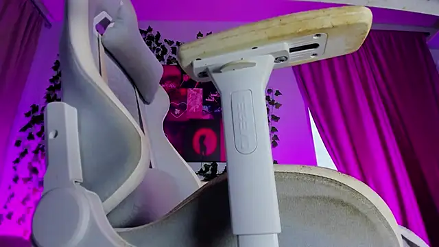 Kate Burleskk online show from October 2, 2025, 3:35 am