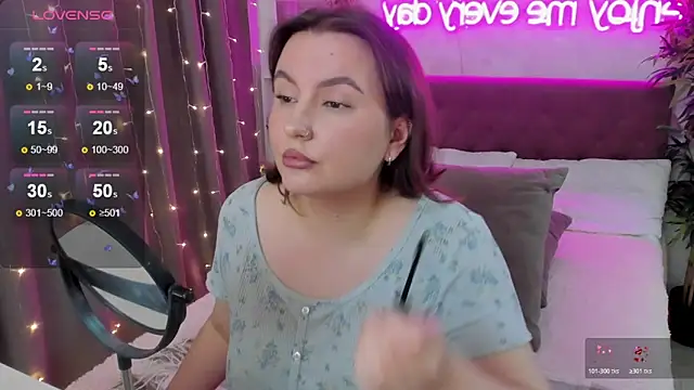 FeralPeach online show from November 15, 2025, 5:05 am