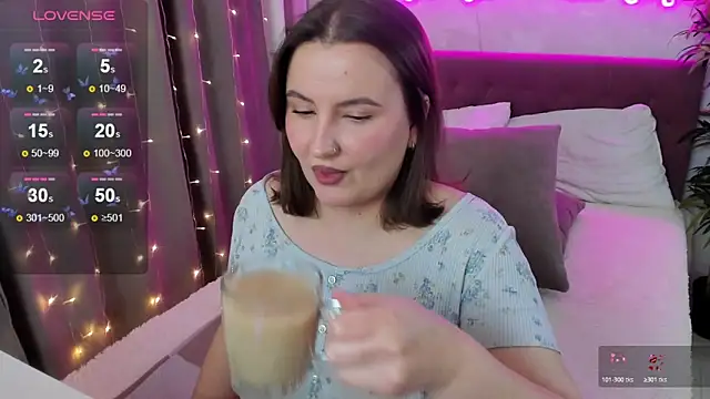 FeralPeach online show from November 29, 2025, 5:10 am