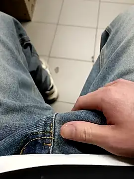 Snapshot of dorin1937 chatting on January 27, 2025, 2:35 pm dorin1937 online show from January 27, 2025, 2:35 pm