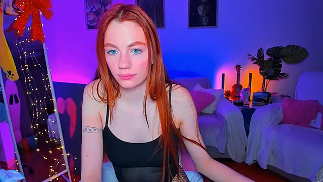 Alyssa Smitt online show from March 9, 2025, 11:46 pm