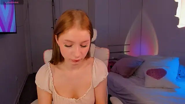 Snapshot of Eva_Davi chatting on December 2, 2024, 1:47 am Eva Davi online show from December 2, 2024, 1:47 am