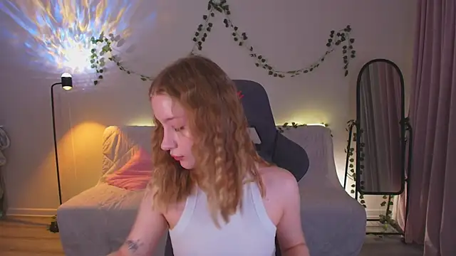 Snapshot of Eva_Davi chatting on October 12, 2025, 1:48 am Eva Davi online show from October 12, 2025, 1:48 am