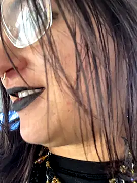 SafeinouterSpace online show from December 21, 2025, 7:10 pm