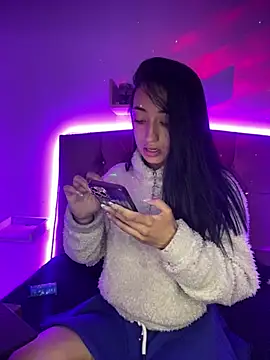 Snapshot of Ady_18 chatting on January 28, 2025, 1:27 pm Ady 18 online show from January 28, 2025, 1:27 pm