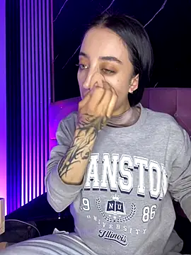 Snapshot of Ady_18 chatting on November 10, 2025, 6:51 pm Ady 18 online show from November 10, 2025, 6:51 pm