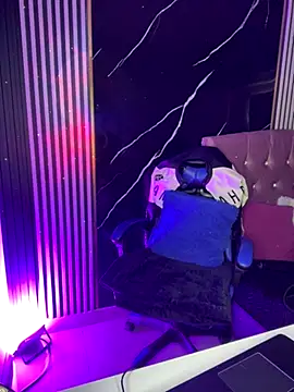 Ady 18 online show from November 22, 2025, 7:02 pm