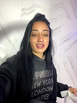 Ady 18 online show from November 30, 2025, 1:04 pm