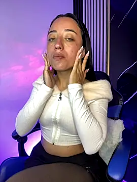 Ady 18 online show from December 4, 2025, 6:27 pm