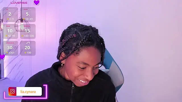 Snapshot of Queen_perla_ chatting on September 11, 2025, 12:05 pm Queen perla online show from September 11, 2025, 12:05 pm