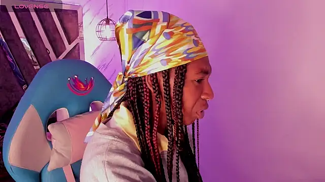 Snapshot of Queen_perla_ chatting on September 13, 2025, 11:21 am Queen perla online show from September 13, 2025, 11:21 am