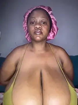 Chubbykarisma27 online show from October 31, 2025, 7:20 am