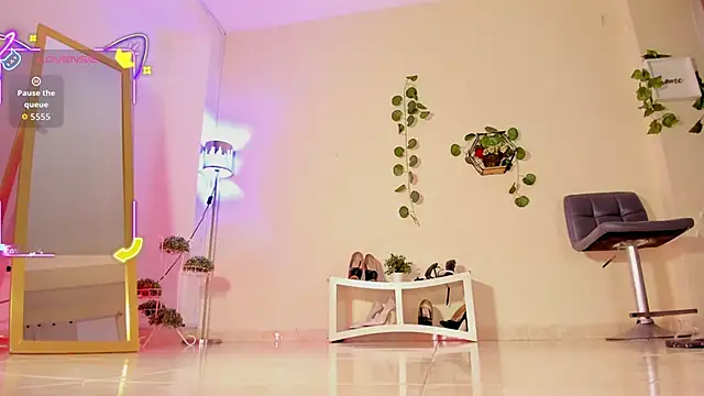 Snapshot of thais_dreams chatting on October 9, 2025, 12:58 pm thais dreams online show from October 9, 2025, 12:58 pm