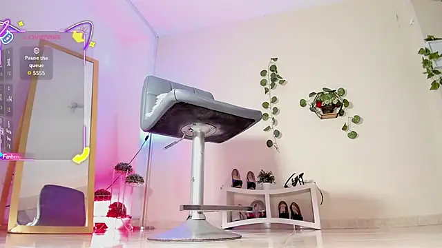 Snapshot of thais_dreams chatting on October 14, 2025, 12:28 pm thais dreams online show from October 14, 2025, 12:28 pm