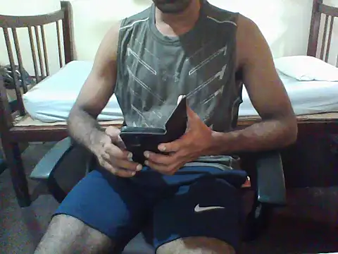 Snapshot of ROCKY_USA_18 chatting on May 13, 2026, 6:22 am ROCKY USA 18 online show from May 13, 2026, 6:22 am
