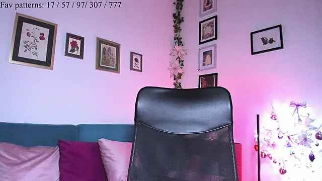 Conlosmichis online show from December 12, 2024, 1:32 am