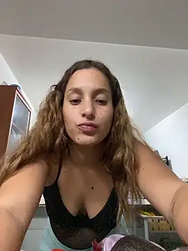 Agnescruzz online show from March 3, 2026, 7:42 pm