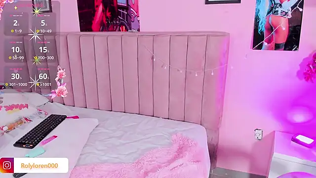 RolyLoren online show from December 18, 2024, 2:10 am