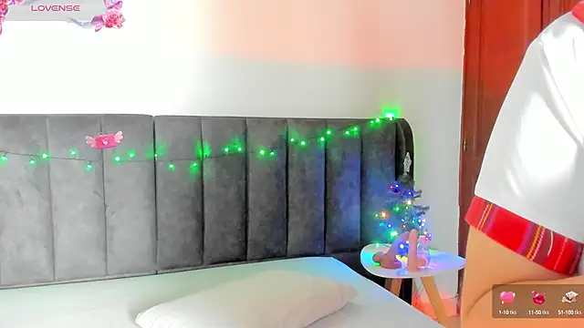 SofiScott  online show from December 21, 2024, 3:31 pm