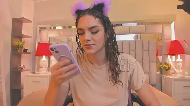 mariiahneedles online show from February 17, 2026, 10:49 pm