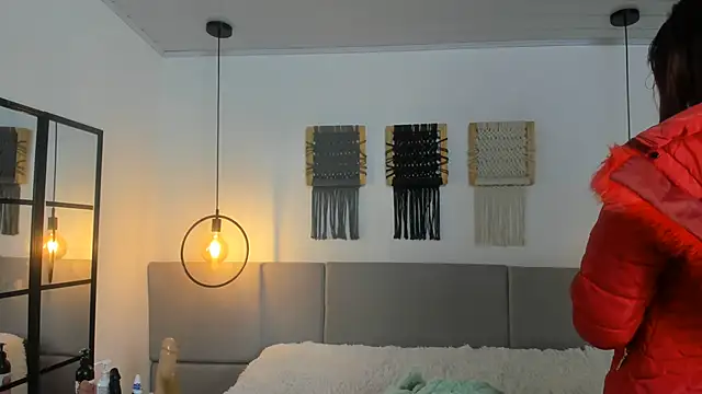Snapshot of Sweet_camille chatting on May 25, 2026, 2:28 am Sweet camille online show from May 25, 2026, 2:28 am