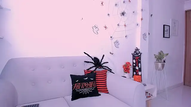 DannaHyde online show from October 16, 2025, 4:30 pm