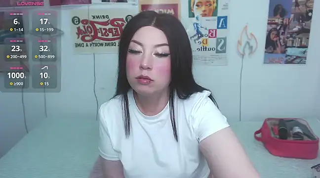 Snapshot of ari_rossee chatting on March 12, 2025, 9:24 pm ari rossee online show from March 12, 2025, 9:24 pm